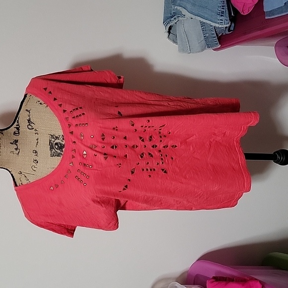 Willow Bay Tops - 2x orange/red tshirt with embellishments on the front.